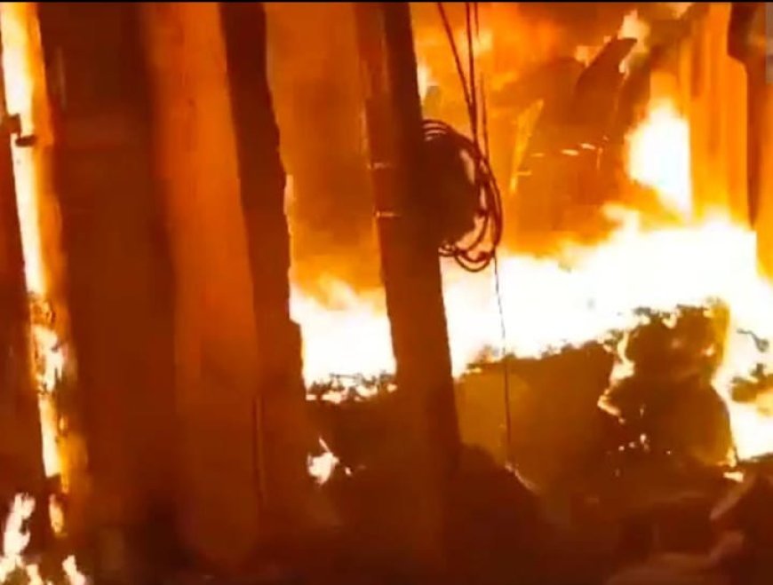 హైదరాబాదులోని పాతబస్తీలో అగ్నిప్రమాదం