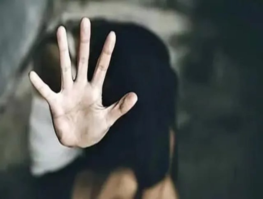 తల్లి అయిన పదో తరగతి బాలిక