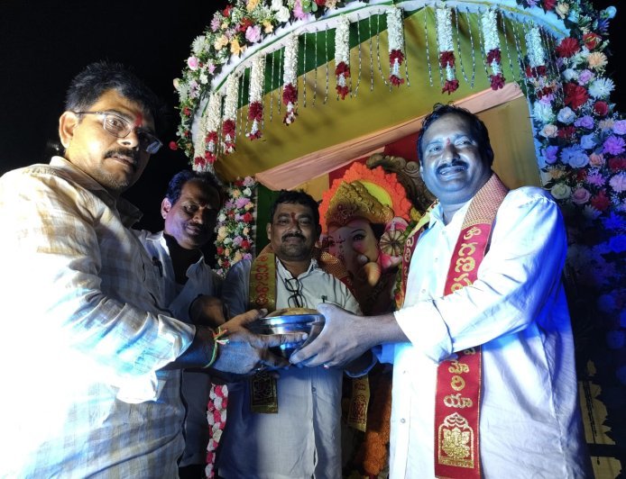 భక్తి శ్రద్ధలతో గణేష్ నవరాత్రి వేడుకలు