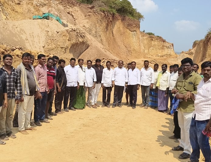అనుమతులకు మించి తవ్వకాలు జరిగాయన్న వైఎస్ఆర్ కాంగ్రెస్